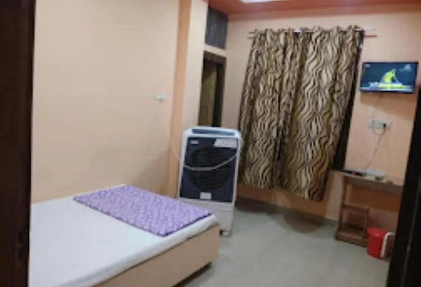 Deluxe Yhden Hengen Huone, Thakur Jii Bhopal