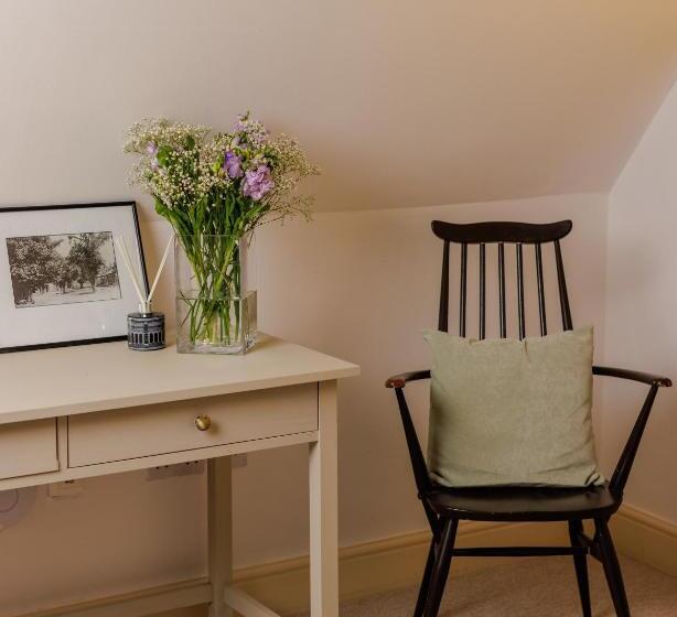 غرفة قياسية, The Dashwood