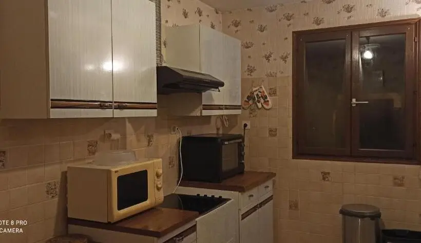 Standard Kolmen Hengen Huone, Etablissement Commun Avec Chambre Privé Tranquille Avec Jardin A 10 Min A Pied De La Gare De Fleury