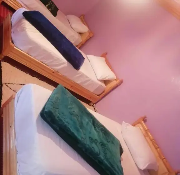 Standard Triple Room with Terrace, Gite Tamounte