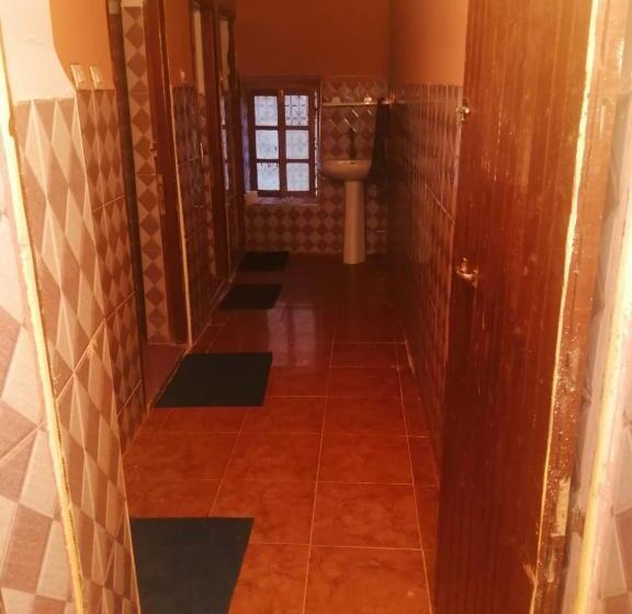 اتاق استاندارد سه تخته با چشم‌انداز باغ, Gite Tamounte