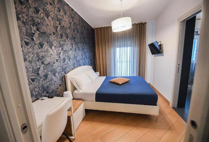 اتاق استاندارد با تخت بزرگ, Karol Bari Airport