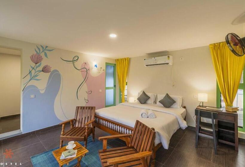 اتاق لوکس, Zostel Pondicherry, Auroville Road