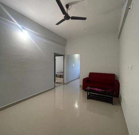 标准间, Misty Meadows