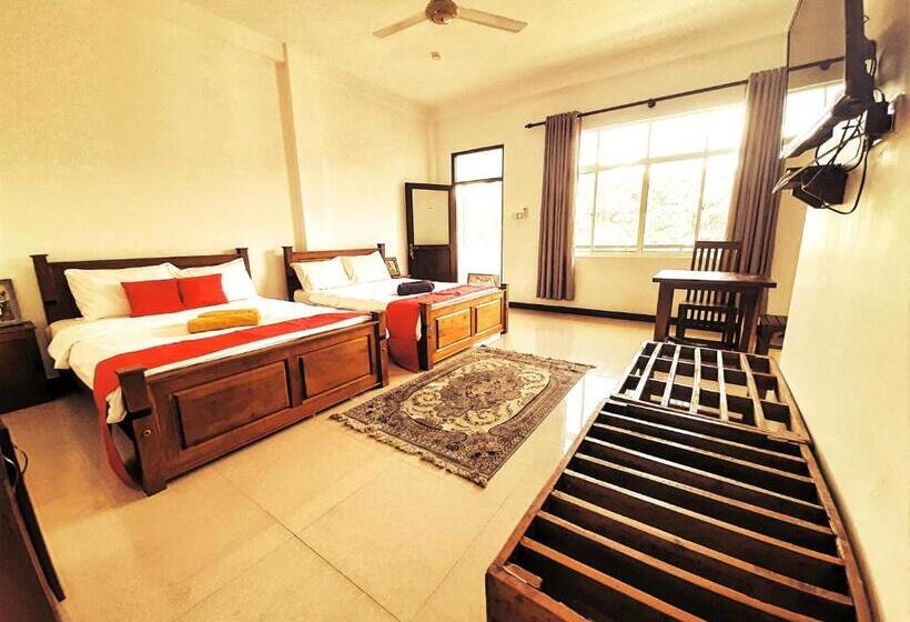 디럭스 패밀리 룸, Royal Bath Edge