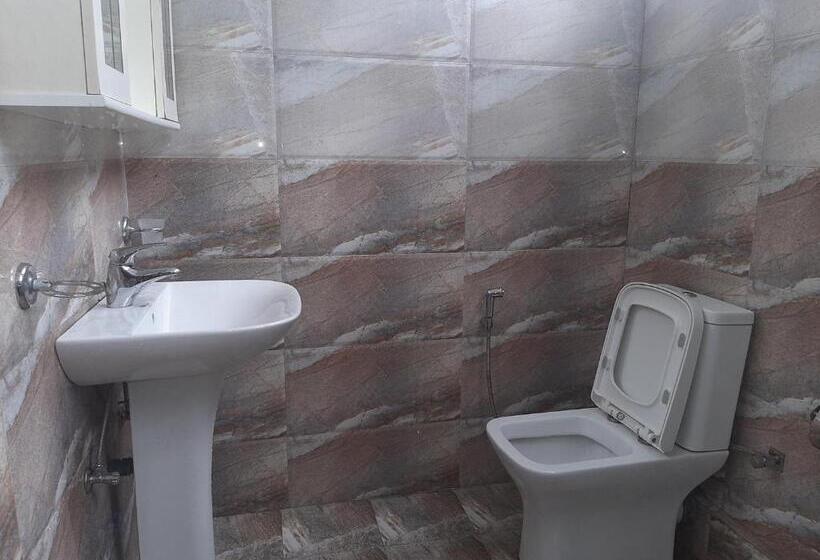 디럭스 패밀리 룸, Royal Bath Edge