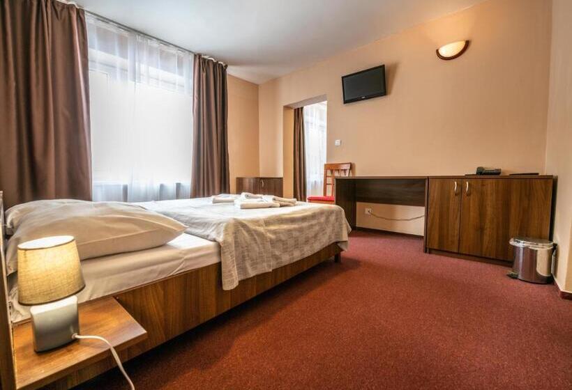 غرفة قياسية, Grand Hotel Rooms