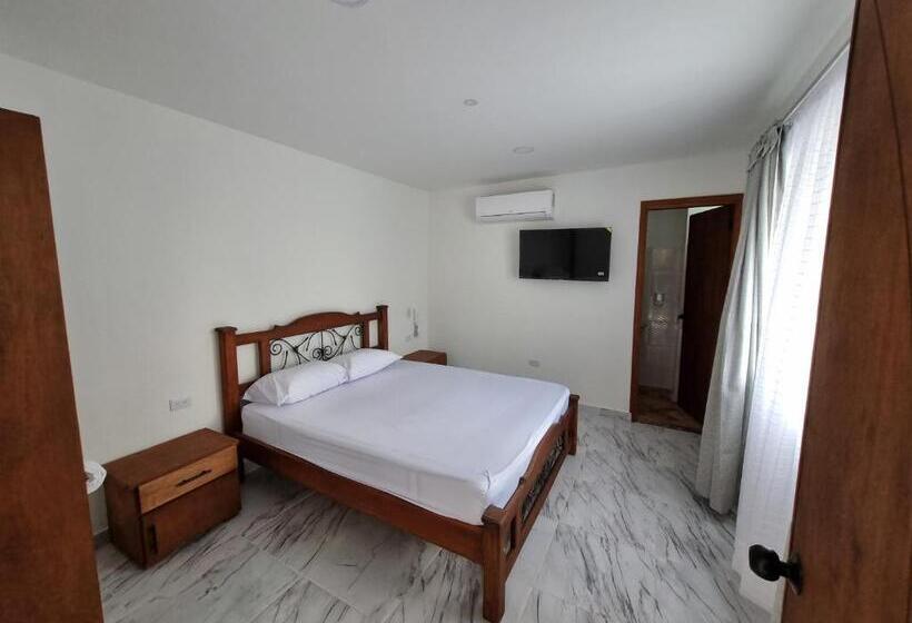 Номер Deluxe, Antonella Plaza