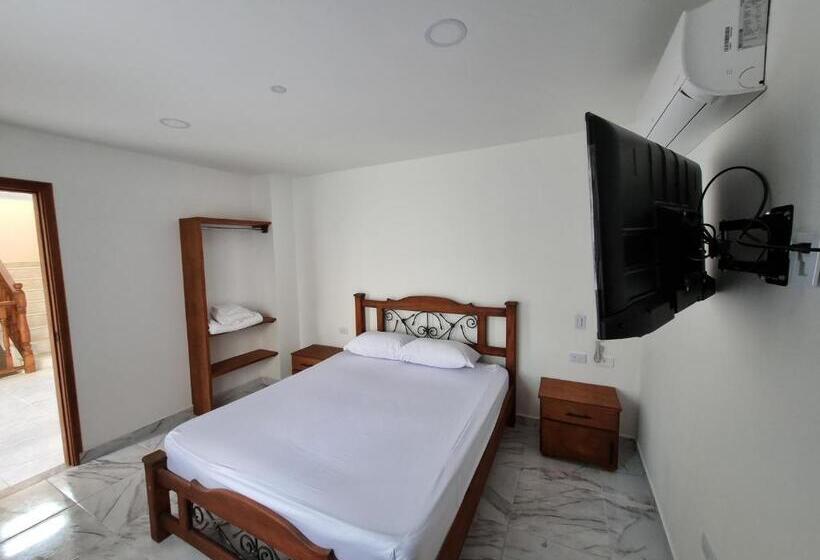 Номер Deluxe, Antonella Plaza