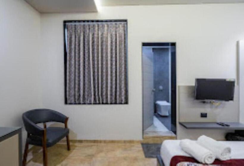 חדר דלוקס, Goldstar,rajkot