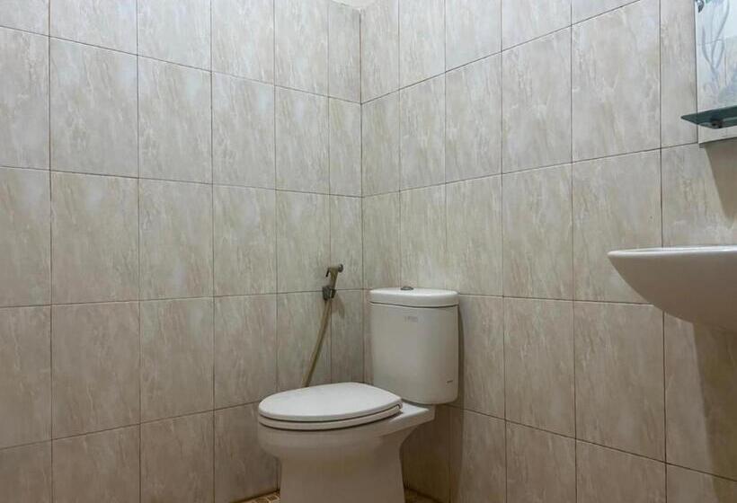 Номер Стандарт, Oyo 93388 Enjoy Homestay & Cafe