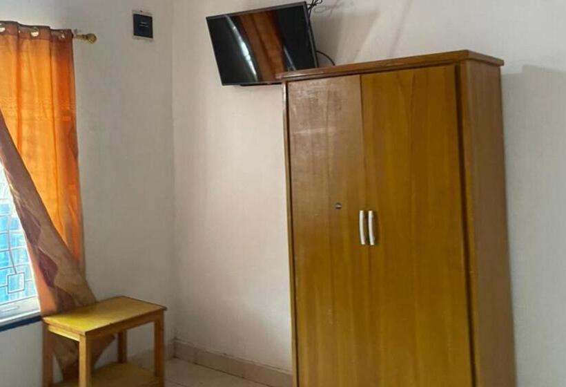 חדר בסיסי, Spot On 93378 Lona Guest House Syariah