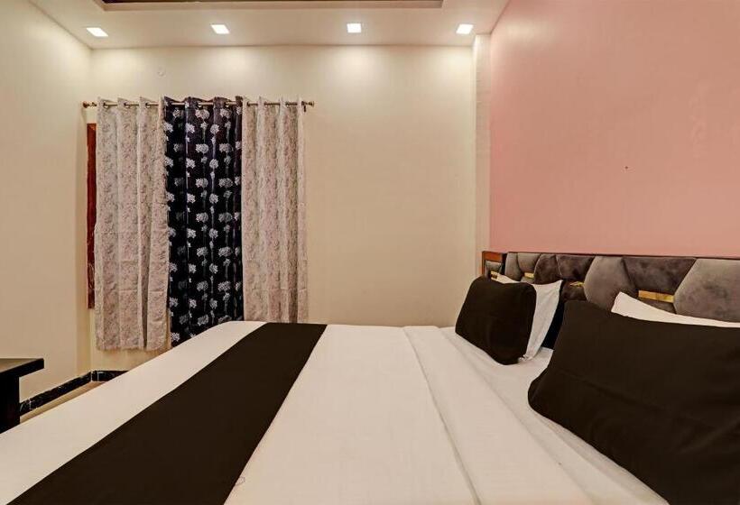 トリプルクラシックルーム, Oyo Flagship Hotel Awadh Viram