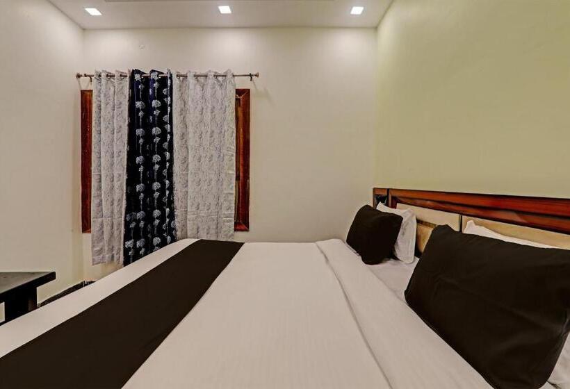 トリプルクラシックルーム, Oyo Flagship Hotel Awadh Viram