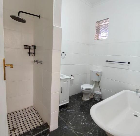 Camera Standard, Carrington Guesthouse