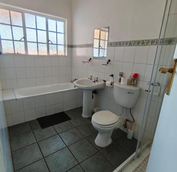 Camera Standard, Carrington Guesthouse