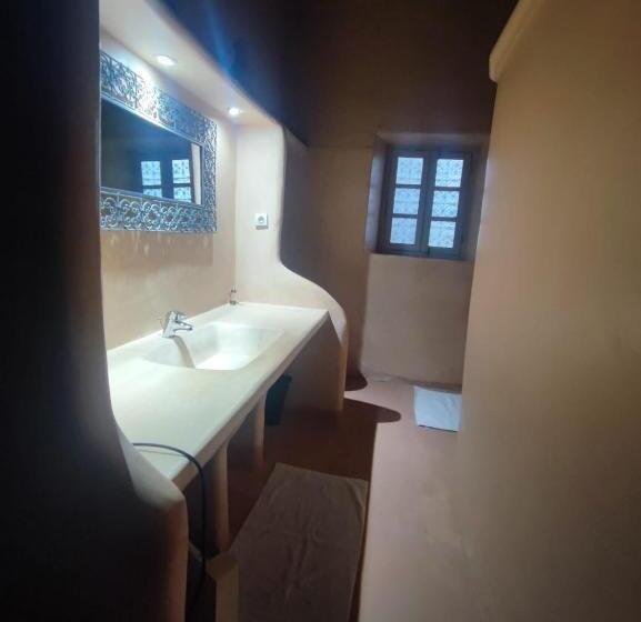 Номер Стандарт, Hôte Sahara & Spa Tadighoust