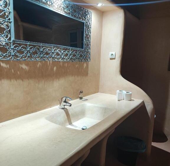 Номер Стандарт, Hôte Sahara & Spa Tadighoust