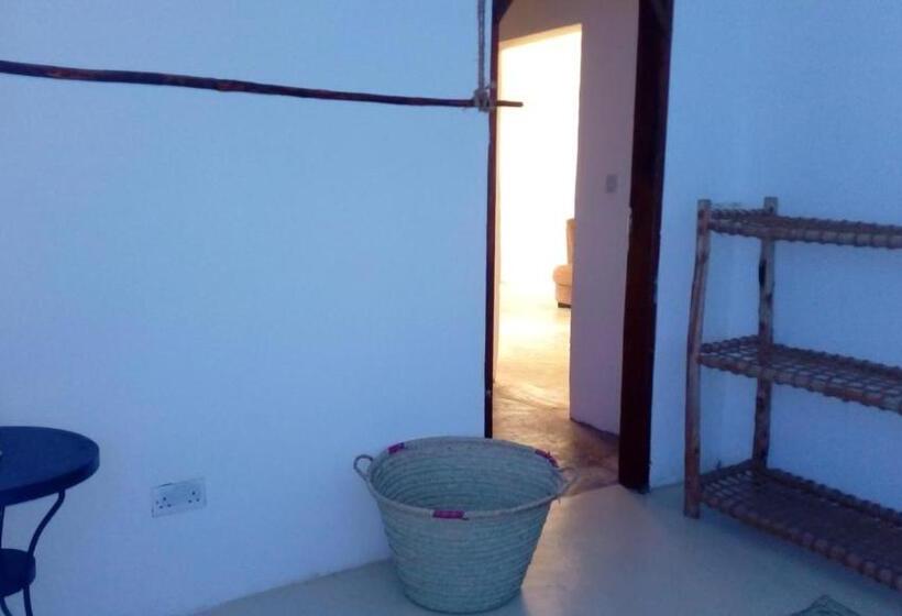 스탠다드 룸 공동 욕실, Villa Sunshine And Bungalows