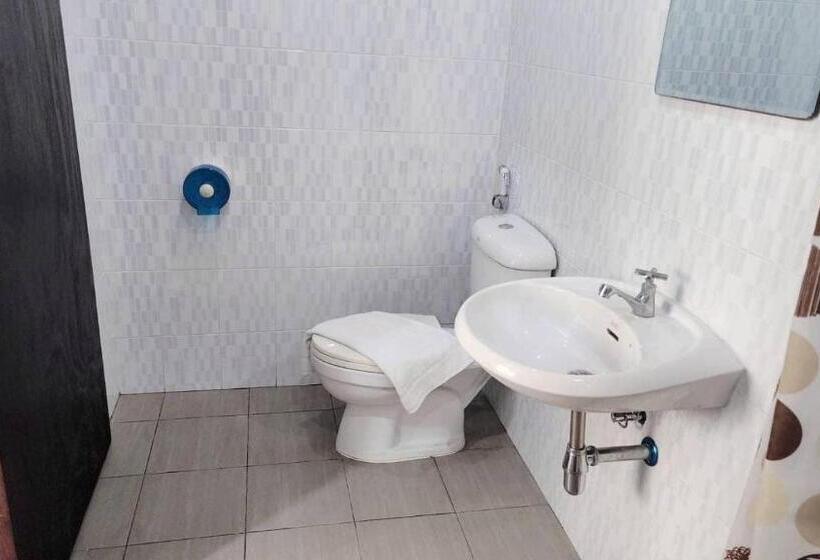 חדר דלוקס יחיד, The Rich Patong