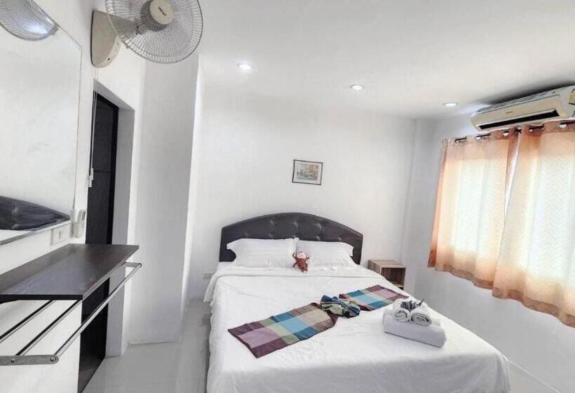 غرفة ديلوكس فردية, The Rich Patong