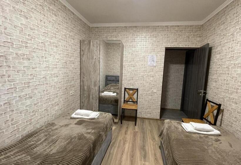 חדר סטנדרט, H White House