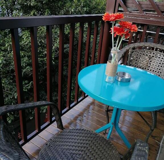 חדר סטנדרט עם מרפסת, Lazzy Inn