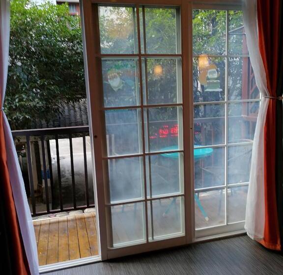 חדר סטנדרט עם מרפסת, Lazzy Inn