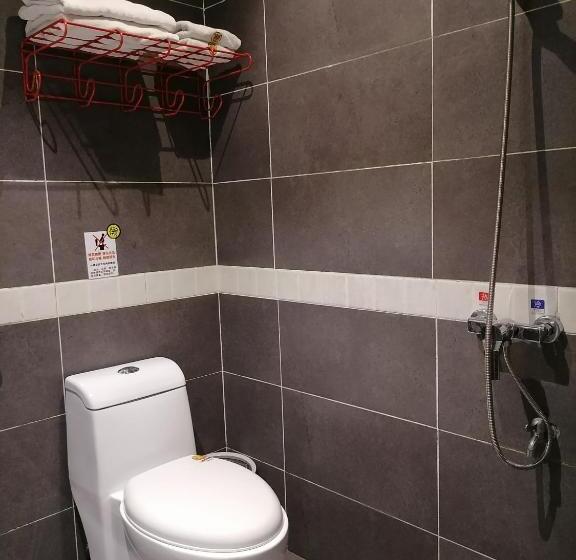 חדר סטנדרט עם מיטת קווין, Lazzy Inn