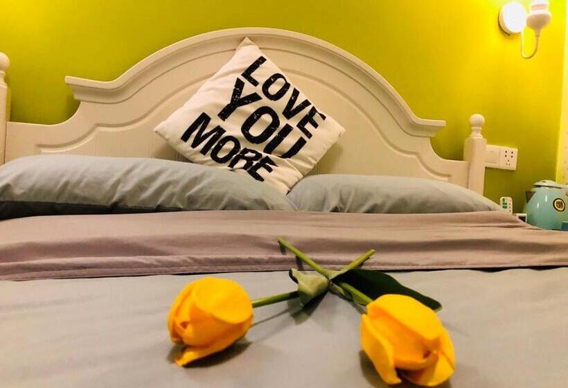 חדר סטנדרט עם מיטת קווין, Lazzy Inn