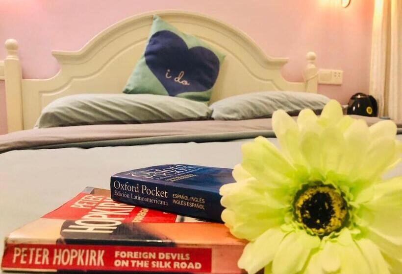 חדר סטנדרט עם מיטת קווין, Lazzy Inn