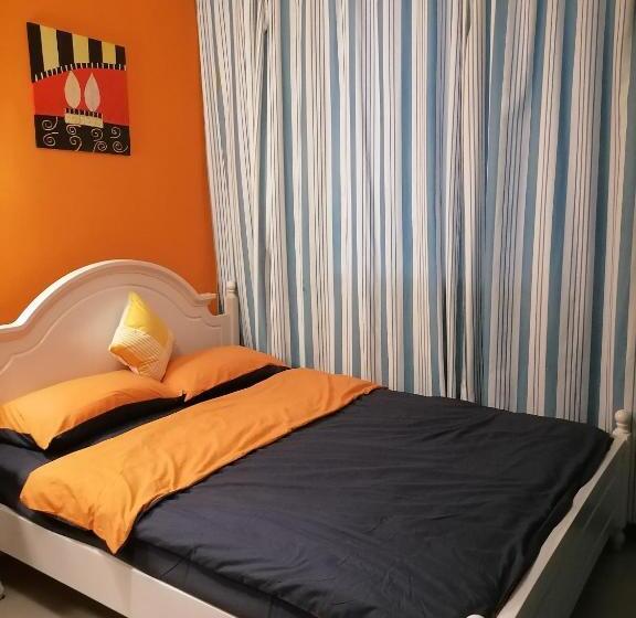 Номер Deluxe, Lazzy Inn
