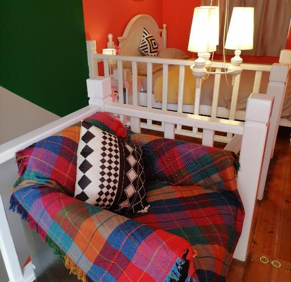 חדר דופלקס, Lazzy Inn