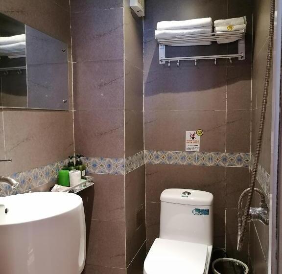 חדר סטנדרט יחיד עם מרפסת, Lazzy Inn