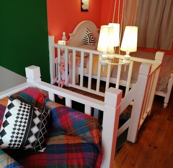 חדר דופלקס, Lazzy Inn