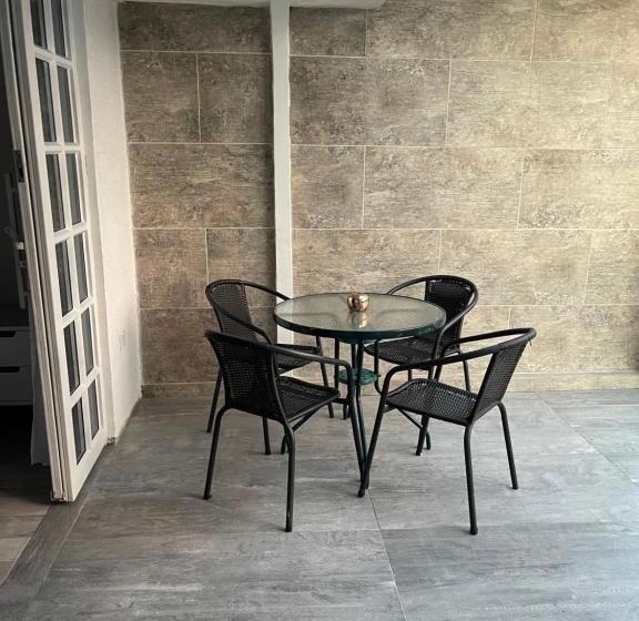 דירת שלושה חדרים, The Dreams Alojamineto