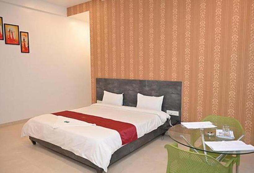 Номер Deluxe, Fabhotel Irra Executive