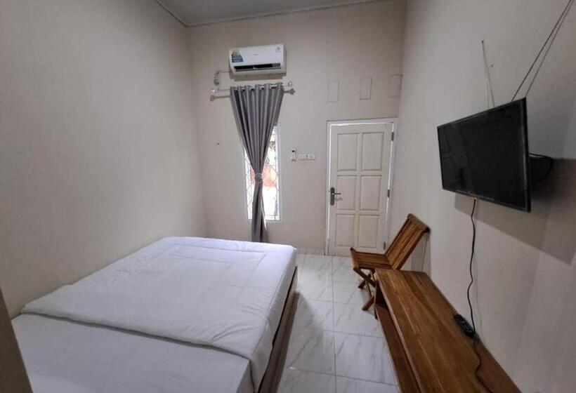 غرفة ديلوكس, Capital O 93345 The Saka Guest House Syariah