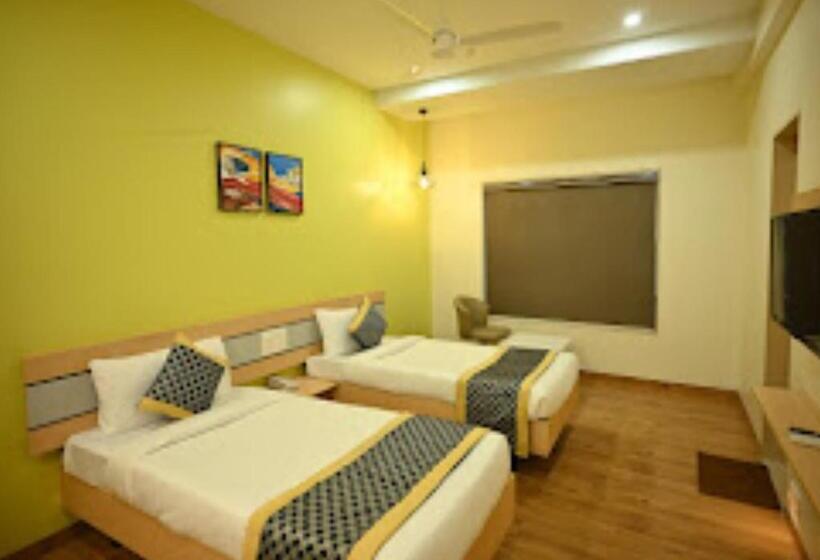 חדר סטנדרט יחיד, City Centre Latur   Lodging & Restaurant Latur