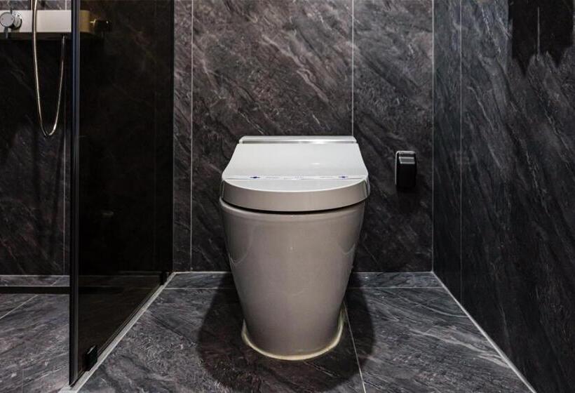 Quarto Premium, Jeju Bolton