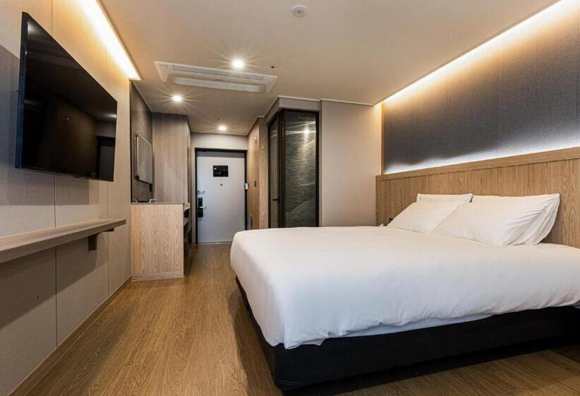 Quarto Premium, Jeju Bolton