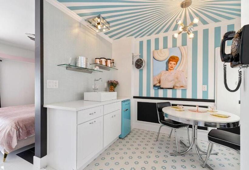 带大床的复式套间, The Ricardo Suite A Salute To Hollywood S Favorite Lucy