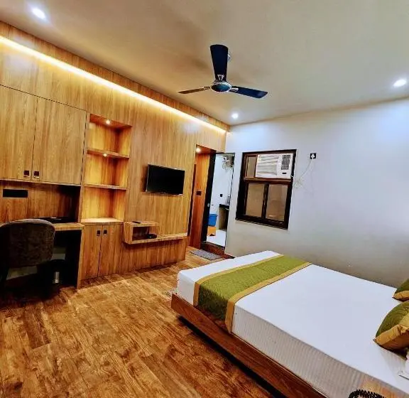 ファミリールーム, Sharda Dinings Gorakhpur