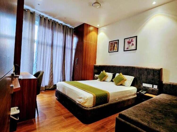 اتاق لوکس, Sharda Dinings Gorakhpur