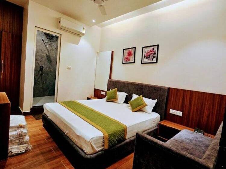 اتاق لوکس, Sharda Dinings Gorakhpur