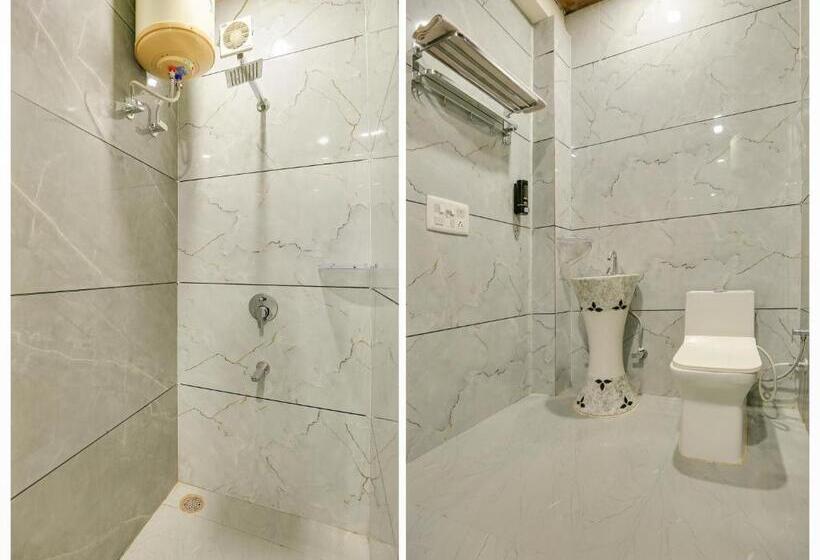 חדר קלאסי לשלושה, Blessing