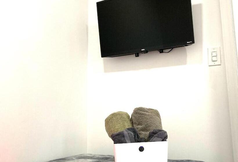 اتاق استاندارد با سرویس بهداشتی مشترک, Minipod Ironbound Newark Superfast To Nyc+airport Train