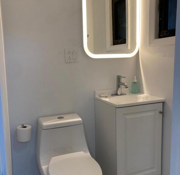 اتاق استاندارد با سرویس بهداشتی مشترک, Minipod Ironbound Newark Superfast To Nyc+airport Train