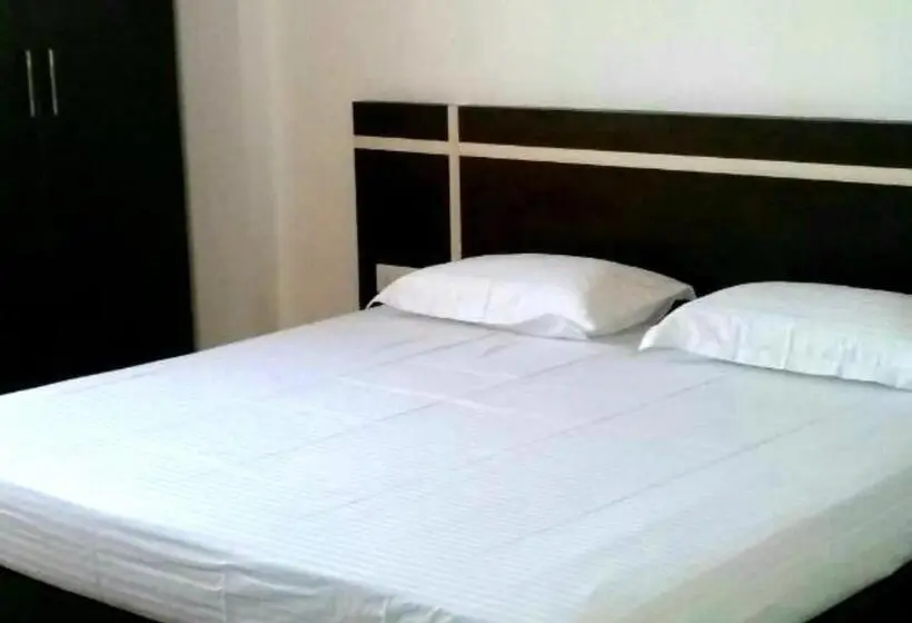 スタンダードルーム, Nanashri Guest House & Restaurants Pimpalgaon