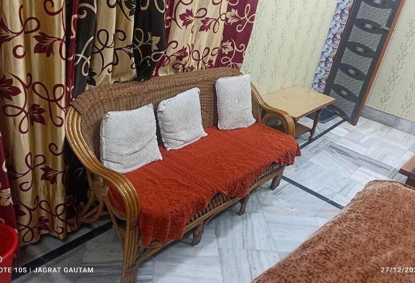 标准间, Shri Hit Radha Mohan Dham